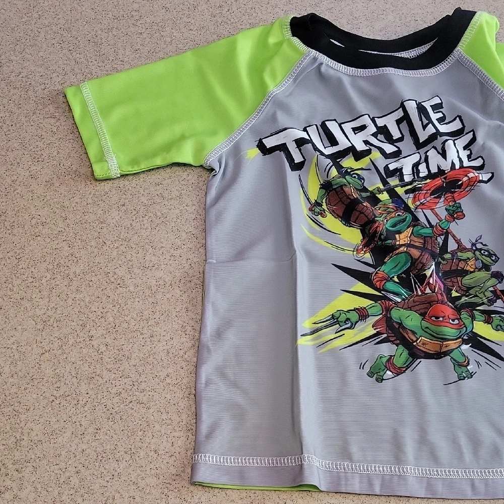 Nickelodeon Teenage Mutant Ninja TurtlesRashguard & Trunk Set Size 4/5 NWT